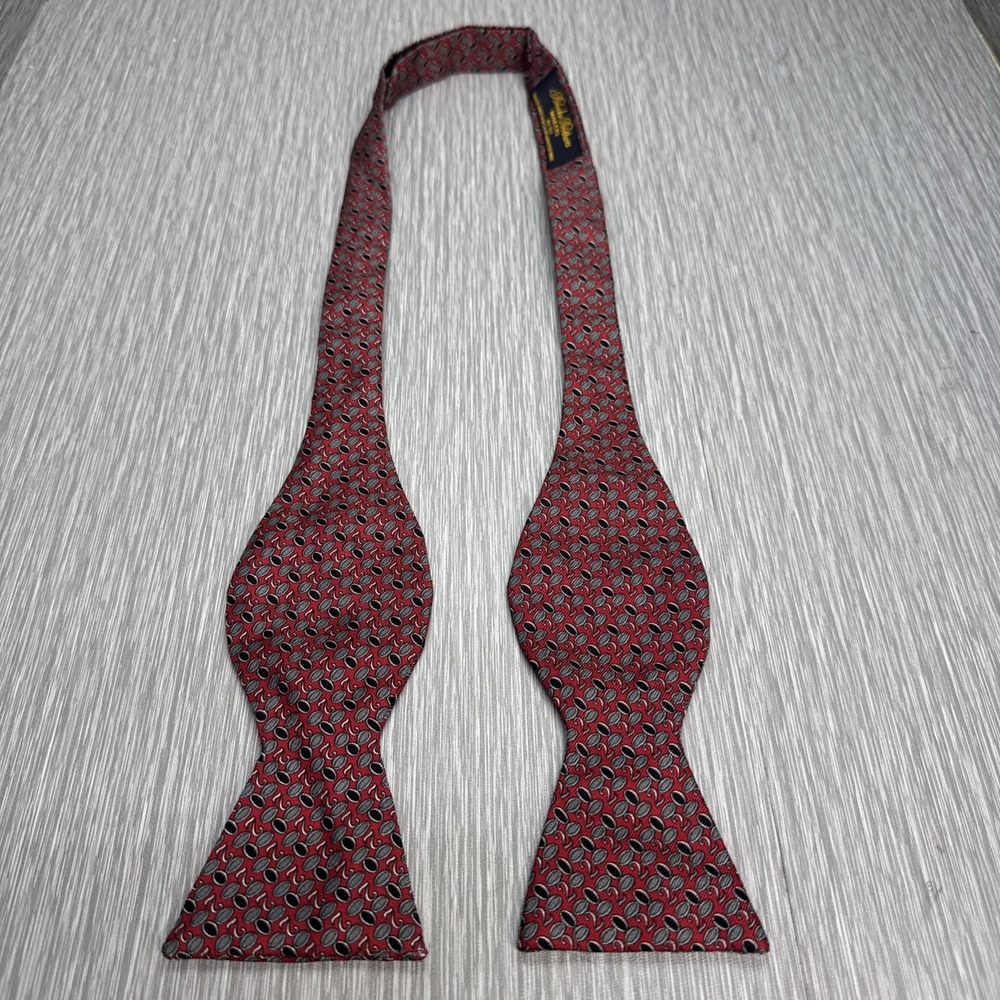 Brooks Brothers Red Silk Self Tie Bow Tie Geometric‎ 2000 Print Classic Menswear